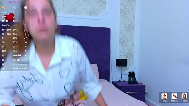 KarinaNoir online show from July 9, 3:54 am