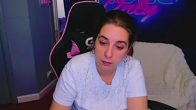 KarinaNoir online show from July 31, 4:12 am