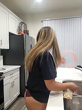 Snapshot of AriannaPena chatting on March 10, 8:48 am AriannaPena online show from March 10, 8:48 am