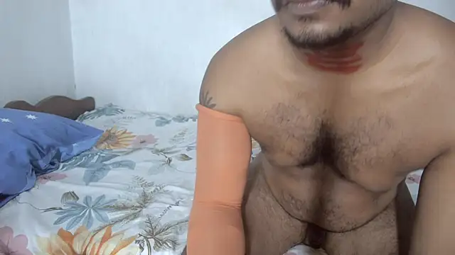 Snapshot of DevilZoone chatting on December 5, 2:58 pm DevilZoone online show from December 5, 2:58 pm