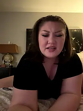 Snapshot of RosieDixx chatting on December 2, 7:03 am RosieDixx online show from December 2, 7:03 am