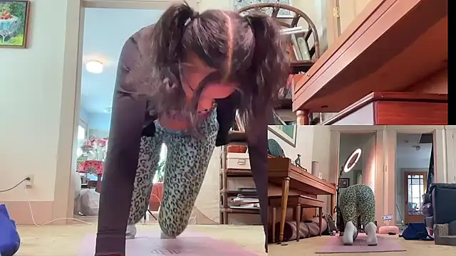 Snapshot of queendab626 chatting on January 27, 6:20 pm queendab626 online show from January 27, 6:20 pm