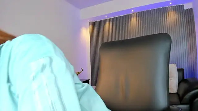 kimbrownn online show from December 17, 12:55 pm