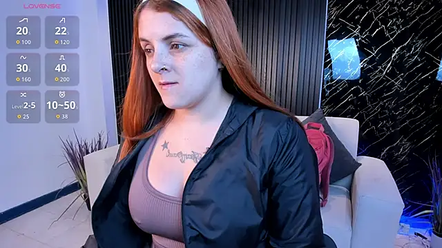 kimbrownn online show from December 18, 12:44 pm