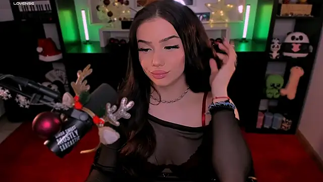 SofiRusselle online show from December 13, 7:53 pm