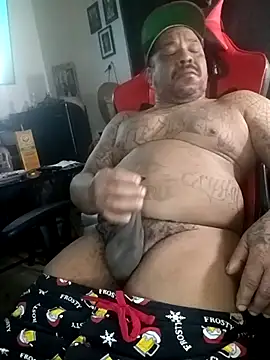 yellowwetfox online show from March 13, 9:21 am