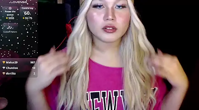 Snapshot of stacey_wills44 chatting on March 3, 11:56 pm stacey wills44 online show from March 3, 11:56 pm