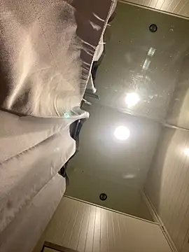 CrazzyChicks online show from March 15, 6:30 am