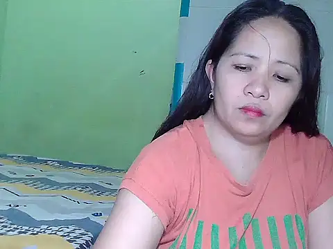 Snapshot of sweetlady_pinay chatting on October 10, 5:06 am sweetlady pinay online show from October 10, 5:06 am