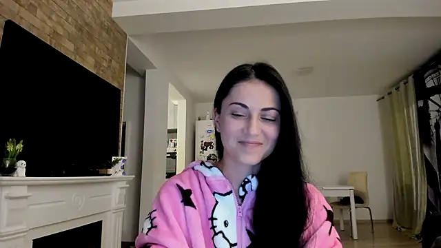 Snapshot of OliviaSirena chatting on May 17, 10:17 pm OliviaSirena online show from May 17, 10:17 pm