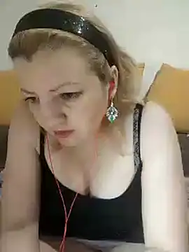 Snapshot of stefanyharper16 chatting on March 2, 9:32 pm stefanyharper16 online show from March 2, 9:32 pm