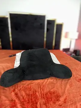 KarissaChantelle online show from January 1, 12:11 am