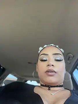 Snapshot of CarmelaAnthony chatting on May 4, 8:05 pm CarmelaAnthony online show from May 4, 8:05 pm