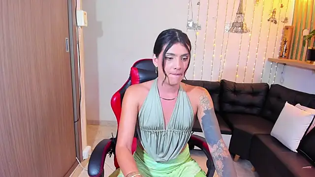 ximena22love online show from June 8, 9:15 pm
