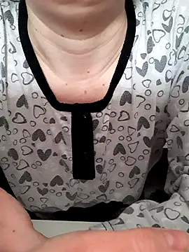 Moi Lina online show from April 12, 2:00 pm