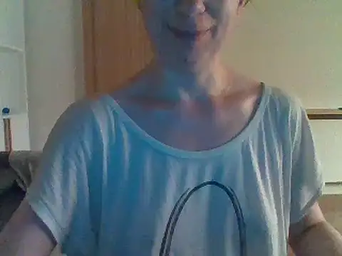 Moi Lina online show from July 30, 9:25 pm