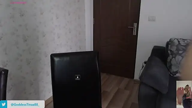 Goddess Tina online show from November 7, 7:30 am