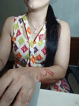 Snapshot of Chanchal--Navya chatting on May 22, 6:24 pm Chanchal--Navya online show from May 22, 6:24 pm