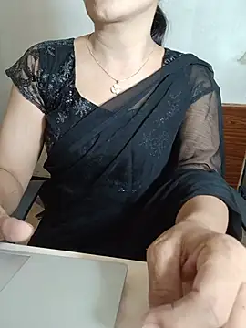 Snapshot of Chanchal--Navya chatting on May 24, 5:40 pm Chanchal--Navya online show from May 24, 5:40 pm