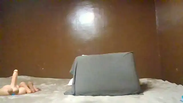 Snapshot of Heavenskyyee chatting on October 25, 1:46 am Heavenskyyee online show from October 25, 1:46 am