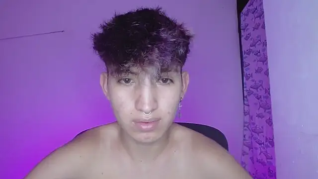 littlextreme online show from February 19, 1:40 am