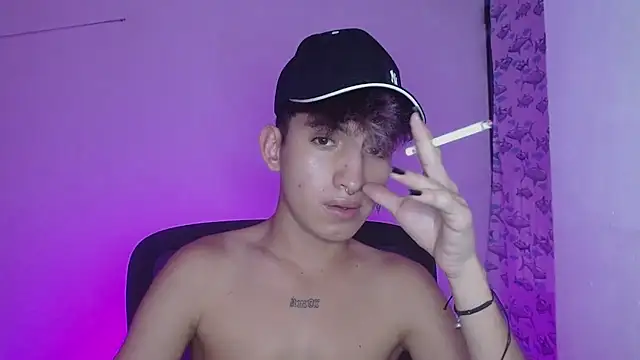 littlextreme online show from February 19, 4:44 am