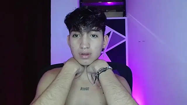 littlextreme online show from March 18, 4:26 am