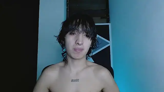 Snapshot of littlextreme chatting on May 6, 2:19 am littlextreme online show from May 6, 2:19 am