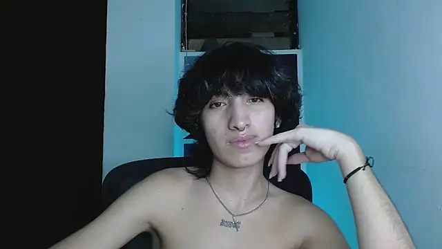 Snapshot of littlextreme chatting on May 21, 1:56 am littlextreme online show from May 21, 1:56 am