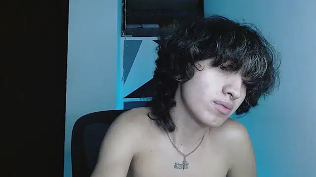 Snapshot of littlextreme chatting on June 12, 2:21 am littlextreme online show from June 12, 2:21 am