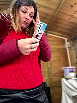 DaisyVibesss online show from December 7, 10:01 am