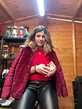 DaisyVibesss online show from December 29, 4:40 pm