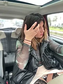 DaisyVibesss online show from February 14, 10:38 am