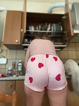 DaisyVibesss online show from February 27, 9:00 am