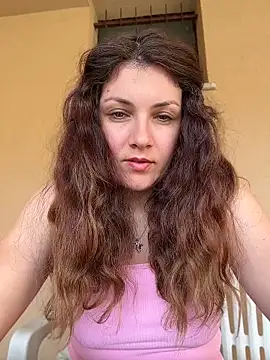 Snapshot of DaisyVibesss chatting on April 17, 12:19 pm DaisyVibesss online show from April 17, 12:19 pm