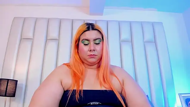 aandreaperez online show from February 8, 5:39 pm