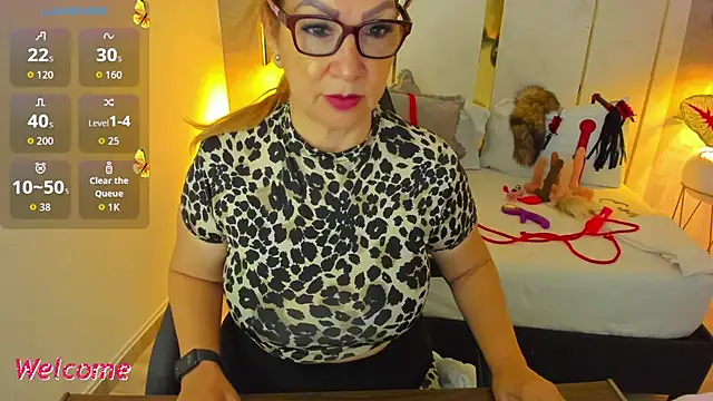 Snapshot of gisela27 chatting on July 18, 12:53 pm gisela27 online show from July 18, 12:53 pm
