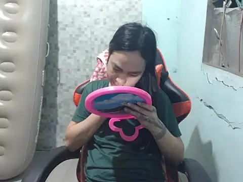 Snapshot of itsmacky4u chatting on November 1, 12:18 pm itsmacky4u online show from November 1, 12:18 pm