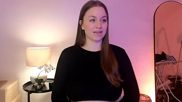 MilaFleur online show from February 15, 9:05 am