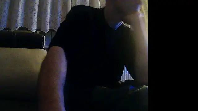 Snapshot of Dzutt chatting on January 12, 1:32 am Dzutt online show from January 12, 1:32 am