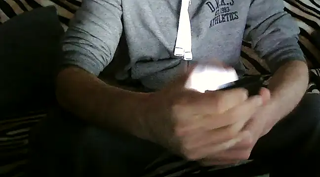 Snapshot of Dzutt chatting on February 27, 3:37 pm Dzutt online show from February 27, 3:37 pm