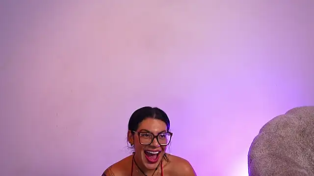 Snapshot of anyiled_hot chatting on May 16, 2:30 am anyiled hot online show from May 16, 2:30 am