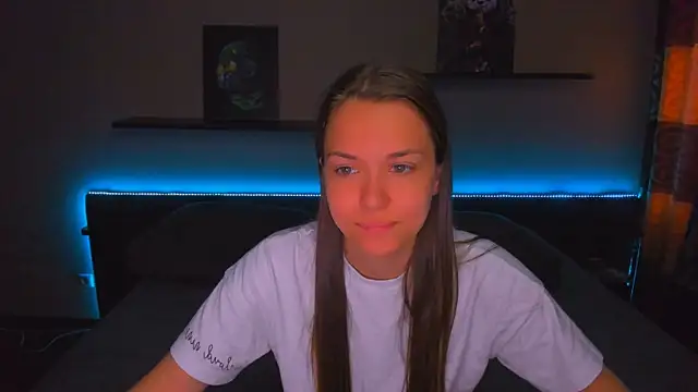 Snapshot of AlexaBarkley chatting on May 19, 2:18 am AlexaBarkley online show from May 19, 2:18 am