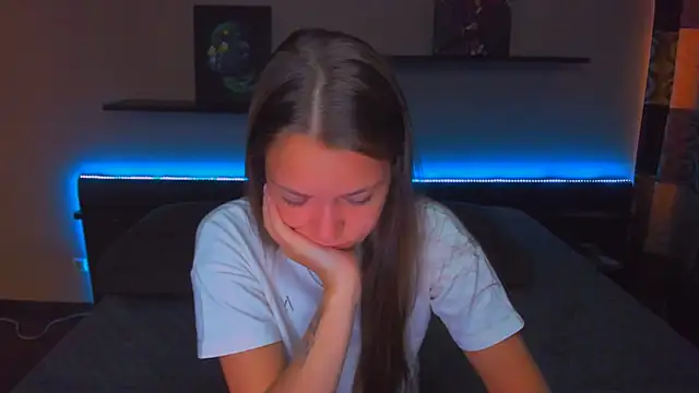 Snapshot of AlexaBarkley chatting on June 18, 1:17 am AlexaBarkley online show from June 18, 1:17 am