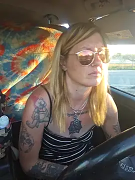 SheIsSomething online show from January 17, 12:26 am