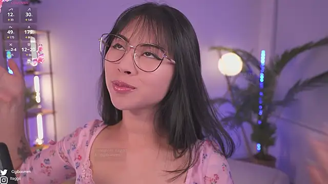 Snapshot of Gigi_ohlala chatting on January 12, 3:07 am Gigi ohlala online show from January 12, 3:07 am