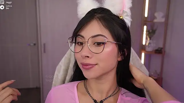 Snapshot of Gigi_ohlala chatting on October 3, 8:28 pm Gigi ohlala online show from October 3, 8:28 pm