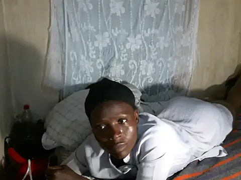 cute-shamza online show from December 17, 5:41 pm