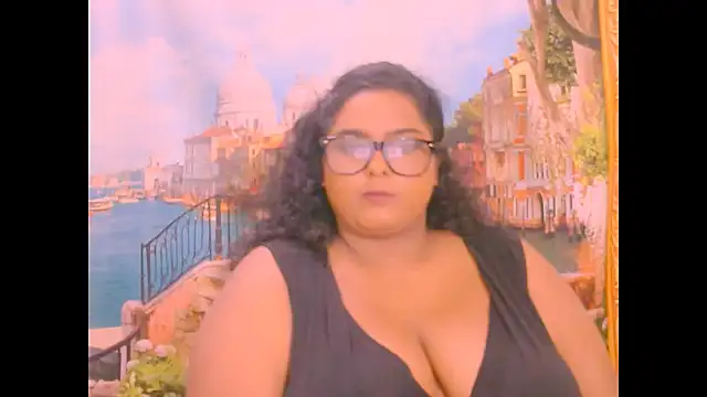 Snapshot of Indianfairy99 chatting on December 4, 12:25 pm Indianfairy99 online show from December 4, 12:25 pm