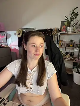 Snapshot of sweetest_pie chatting on June 20, 9:39 pm sweetest pie online show from June 20, 9:39 pm